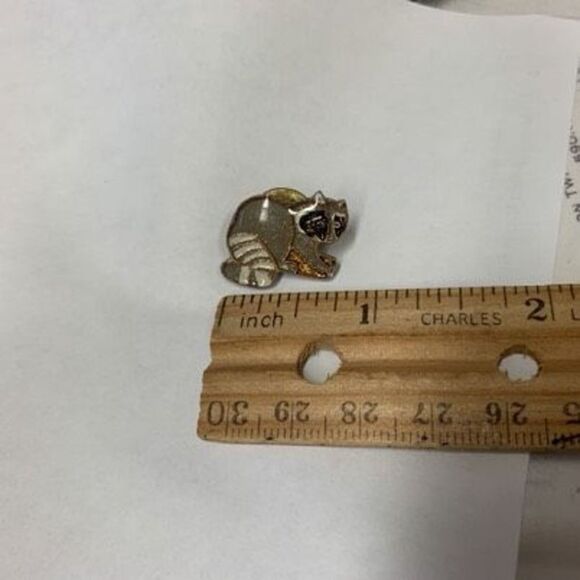 Vintage Raccoon Enamel Lapel Pin - Picture 4 of 4